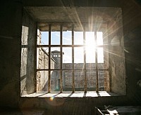 Le soleil c’est la vie même en prison